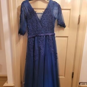 Long blue dress for special occasion 💙